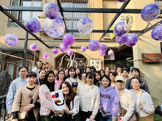 巧手创造 绽放芳华—米兰体育平台app官网_米兰体育(中国)养老组织女员工开展妇女节庆祝活动