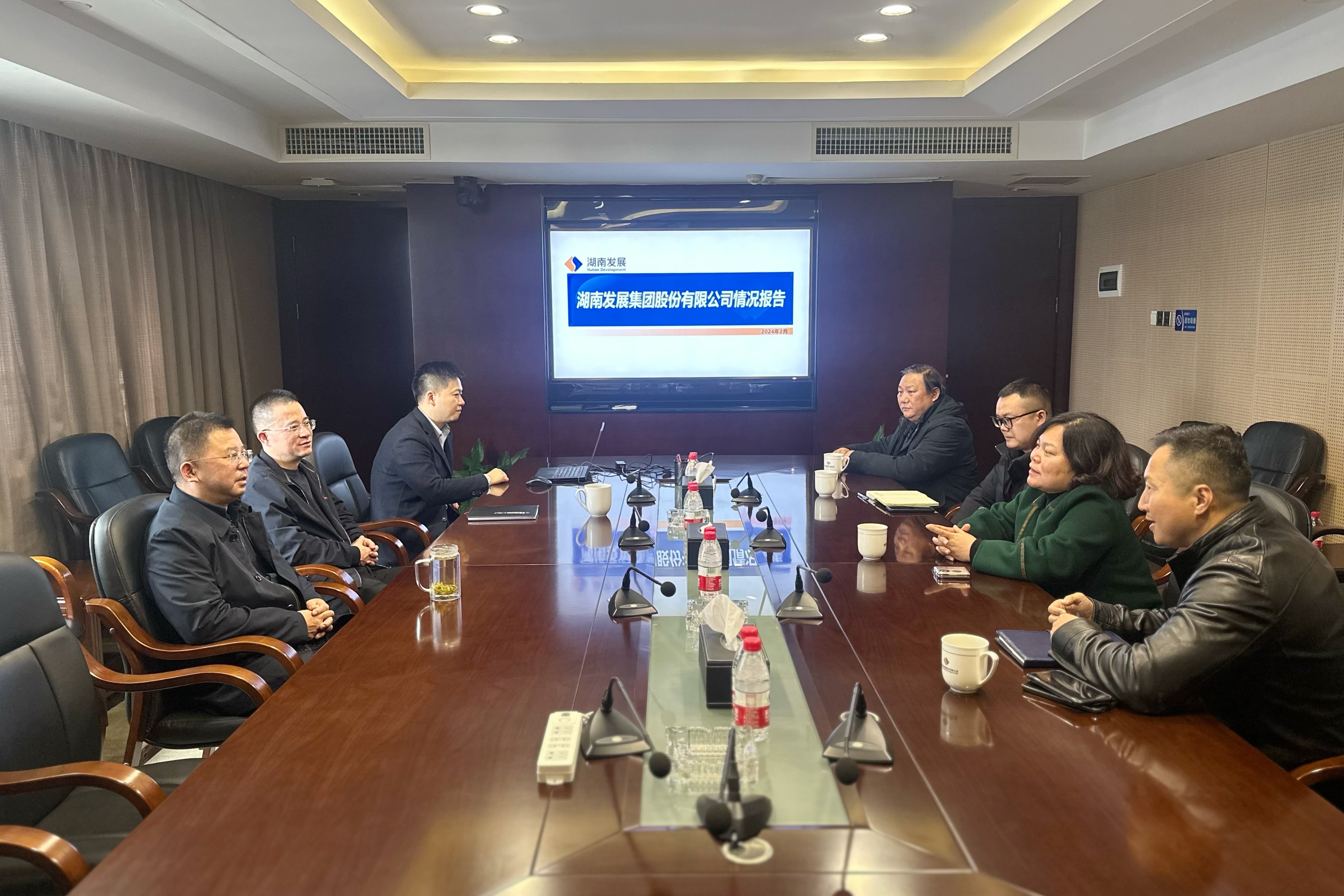 绥宁县李熙桥镇党委一行赴米兰体育平台app官网_米兰体育(中国)开展党建联村走访座谈