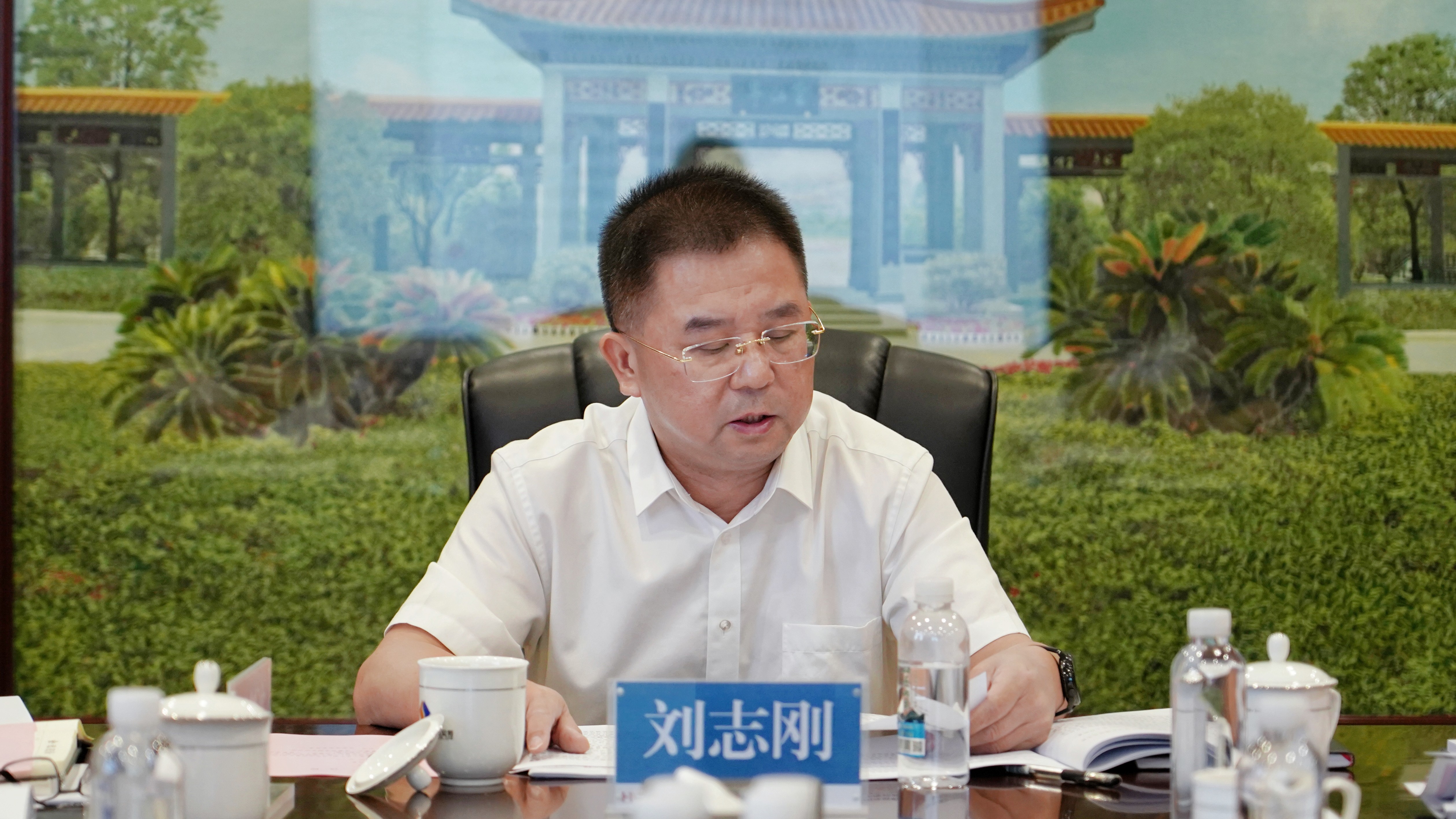 米兰体育平台app官网_米兰体育(中国)召开2025年上半年经营分析会